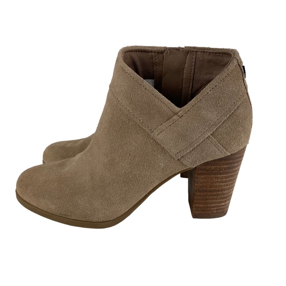 UGG Shoes - UGG Ankle Boots Booties Koolaburra Women’s Size 6 Tan Suede Leather Upper